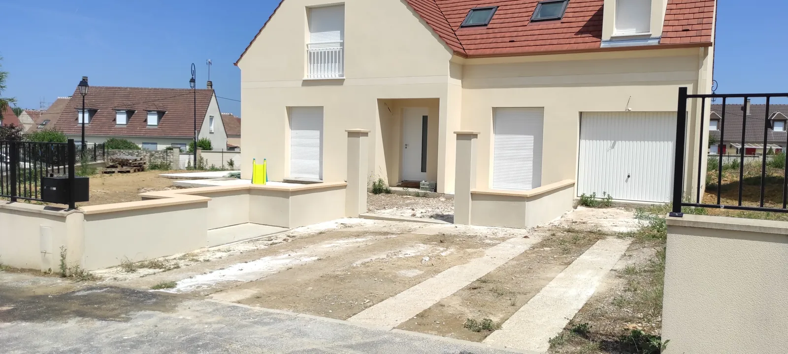 Petite maçonnerie — muret de clôture & piliers de portail à Plailly