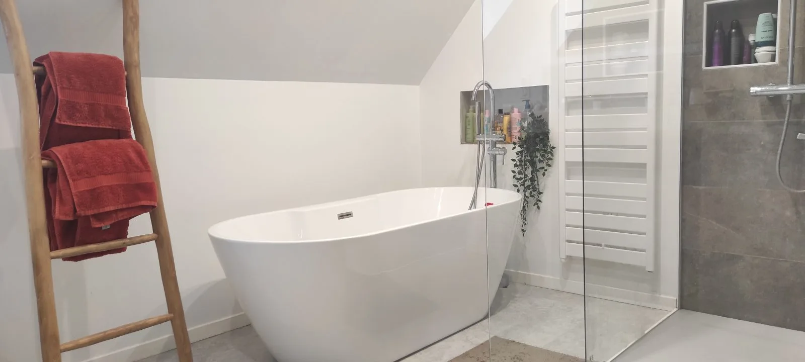Salle de bain à Fleurines